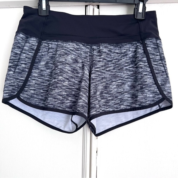 Lululemon Run Times Short *4-way Stretch 4" Dramatic Static White Black‎ / Black - Picture 1 of 10